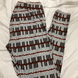 Cool LuLaRoe Piano Leggings TC Only Worn Once!